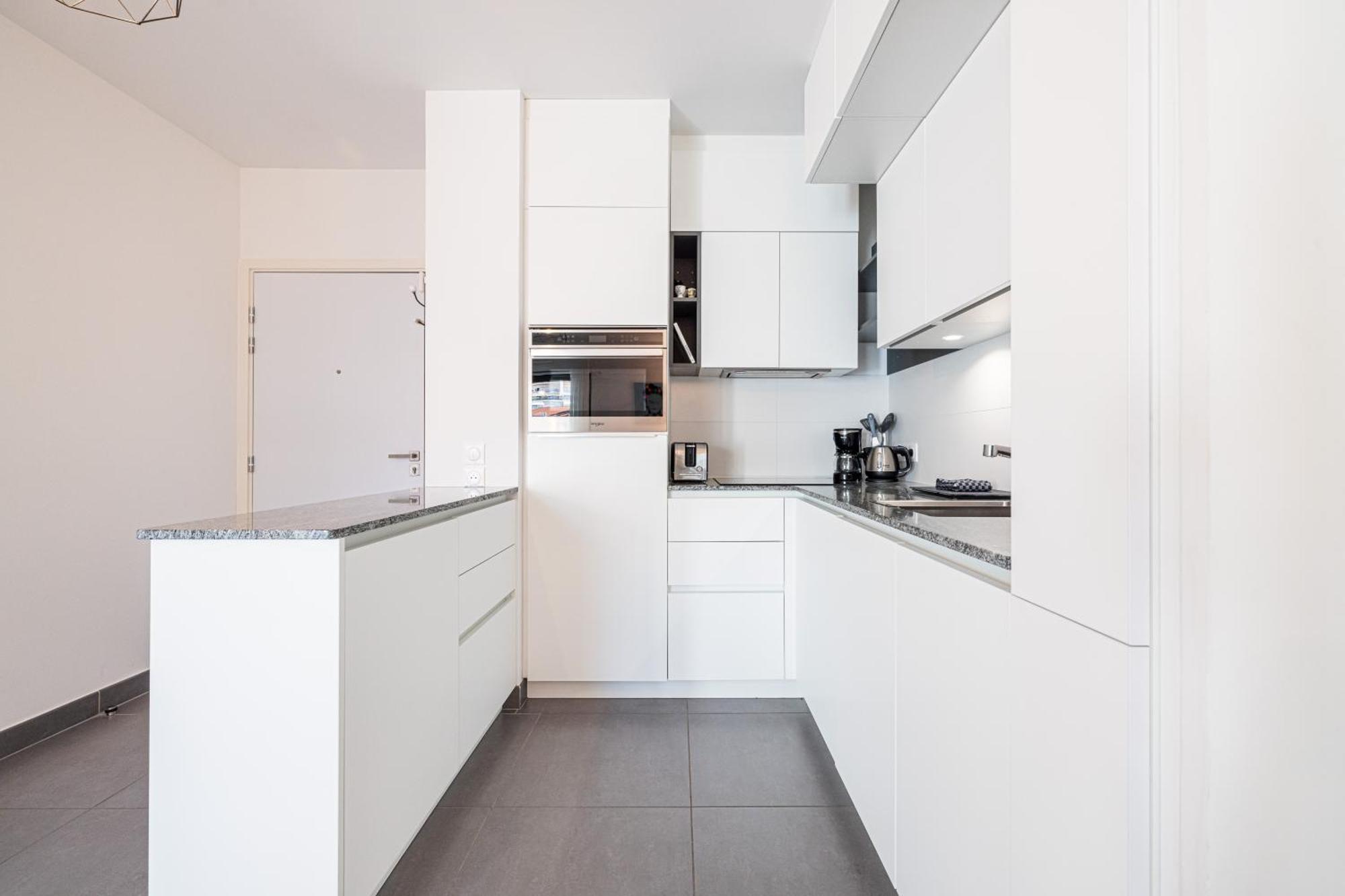 Queen Riviera : Climatisation, Parking, Terrasse Menton Exterior photo