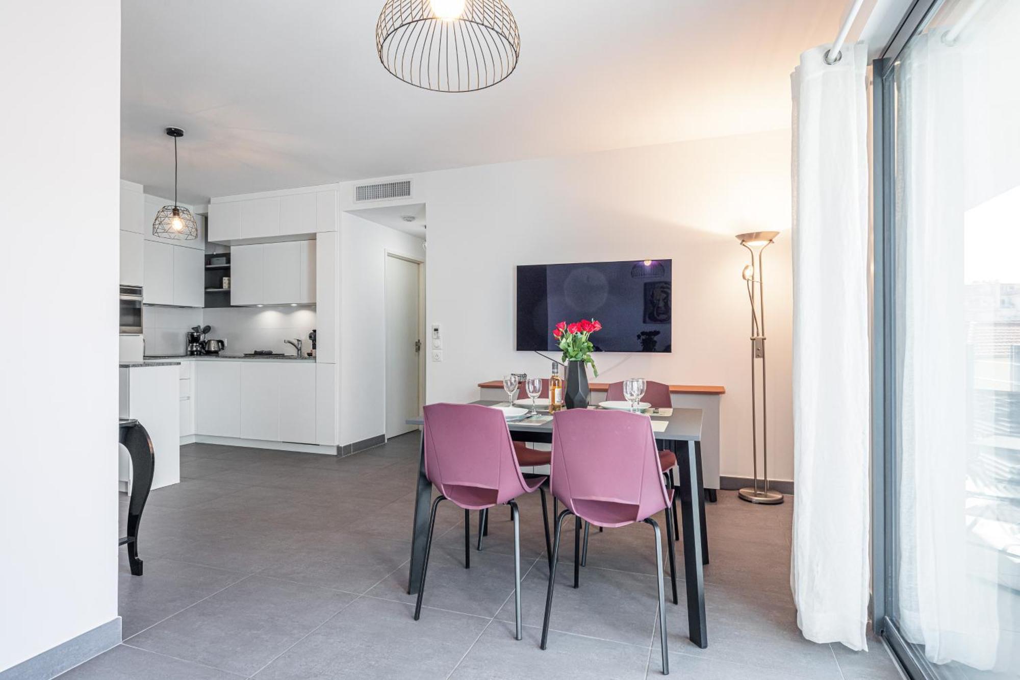 Queen Riviera : Climatisation, Parking, Terrasse Menton Exterior photo